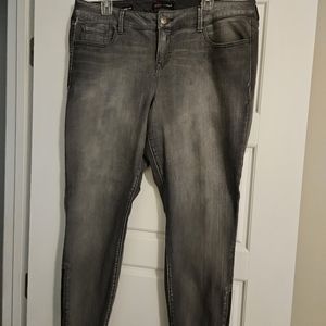 Beautiful gray Torrid jeans